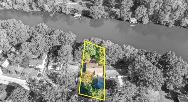Photo of 332 N Beach Dr, Monticello, IN 47960