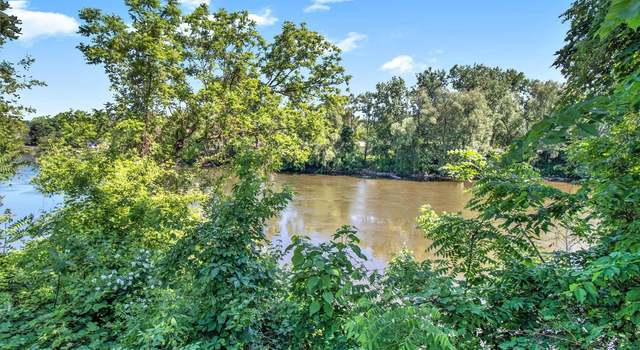 Photo of 216 S Shore Dr, Elkhart, IN 46516