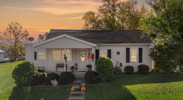 Photo of 212 E Hovey St, Warsaw, IN 46580