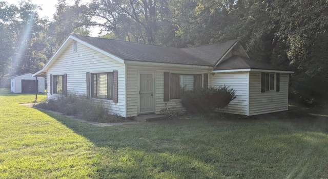Photo of 7733 Meadow Ln, Walkerton, IN 46574