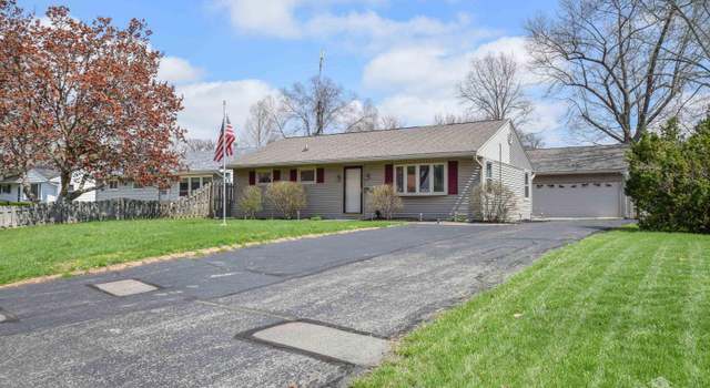 Photo of 306 N Bittersweet Ln, Muncie, IN 47304