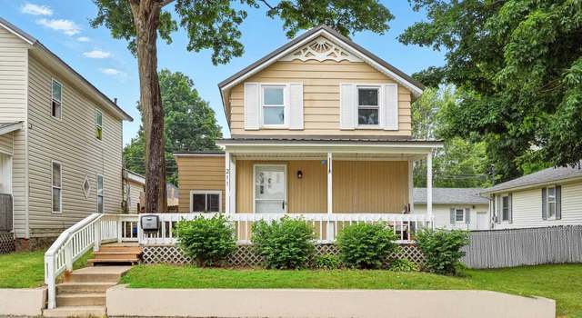 Photo of 211 N Poplar St, Lagrange, IN 46761