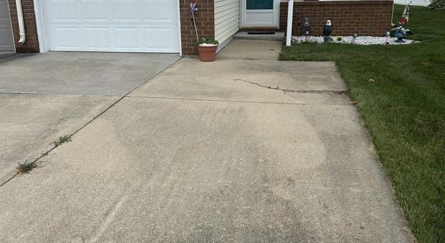 Photo of 1409 Berkley Cir, Mishawaka, IN 46544