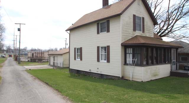 Photo of 215 W Grove St, Kendallville, IN 46755