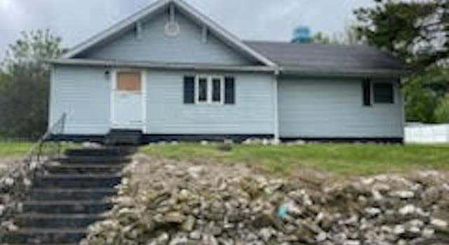 Photo of 313 S 5th St, Edwardsport, IN 47528