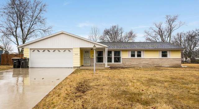 Photo of 3915 Oakleaf Dr, Fort Wayne, IN 46815
