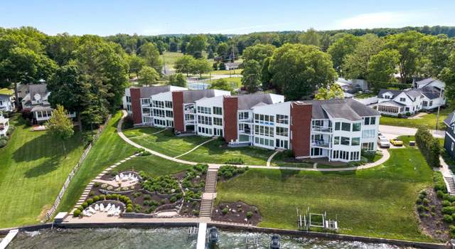 Photo of 10660 N Southshore Dr Unit D3, Syracuse, IN 46567