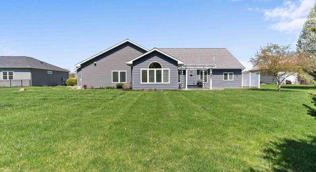 Photo of 1917 E Blossom Ln, Warsaw, IN 46580