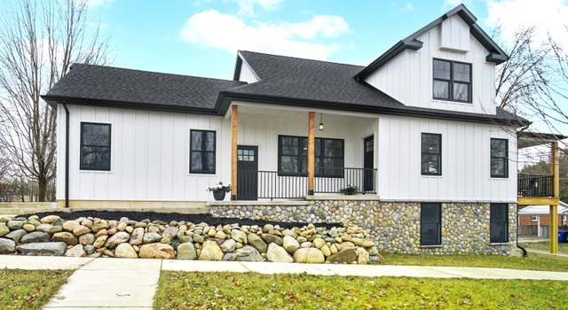 Photo of 702 E College Ave, Culver, IN 46511