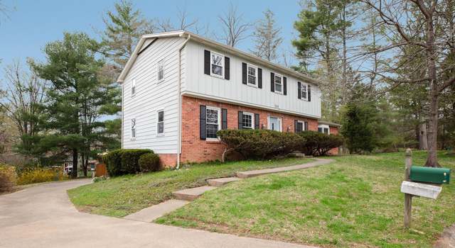 Photo of 2204 S Belhaven Ct, Bloomington, IN 47401