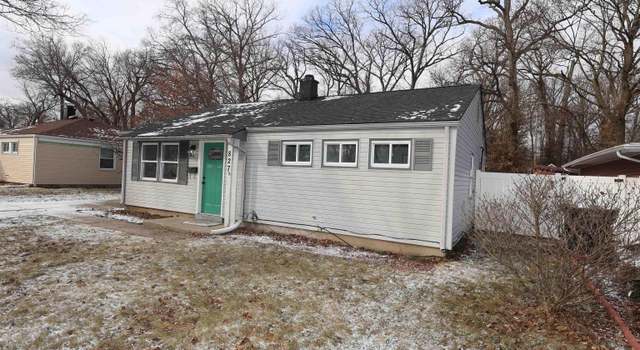 Photo of 827 Woodcliff Dr, South Bend, IN 46615