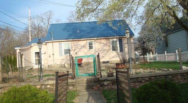 Photo of 916 S Fulton Ave, Rochester, IN 46975