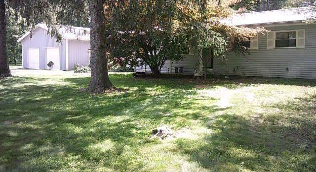 Photo of 1060 Trinton Cir, Bedford, IN 47421
