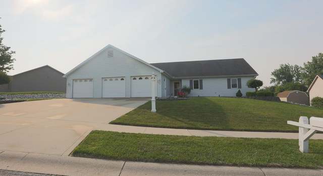 Photo of 327 Hillside Ave, Roanoke, IN 46783