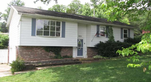 Photo of 1053 E Smith Circle Cir, Paoli, IN 47454