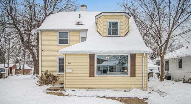Photo of 711 E Victoria St, South Bend, IN 46614