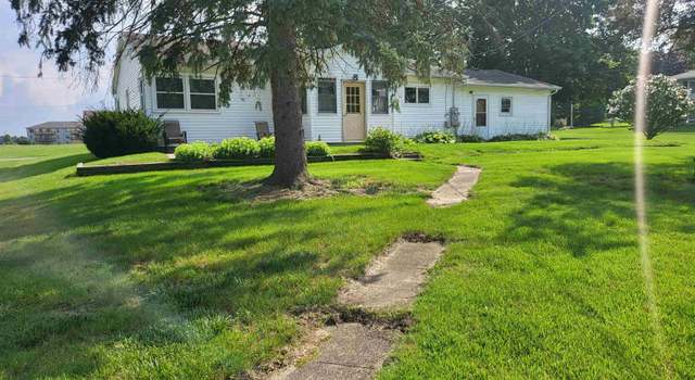 Photo of 665 E Maple St, Bremen, IN 46506