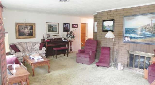 Photo of 305 Sunset Dr, North Manchester, IN 46962