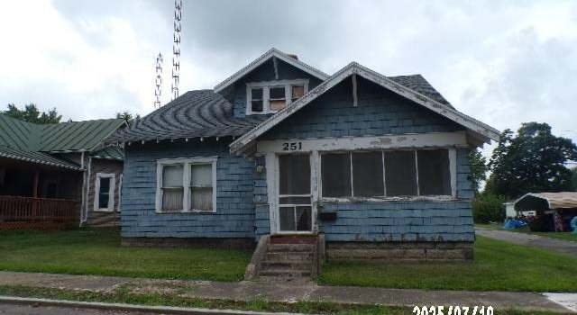 Photo of 251 E Commerce St, Dunkirk, IN 47336
