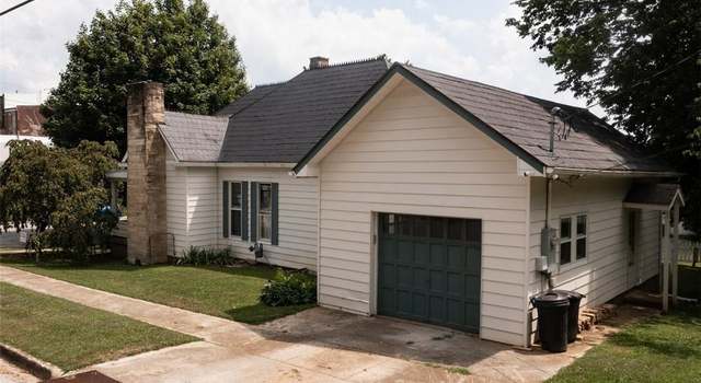 Photo of 123 NE 1st St, Paoli, IN 47454