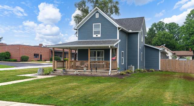 Photo of 702 E Walnut St, Chalmers, IN 47929