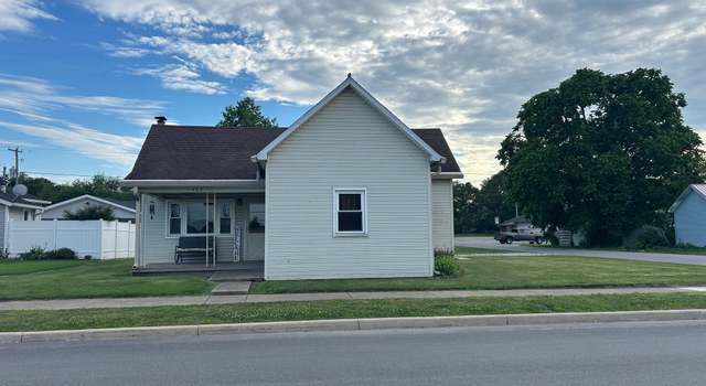 Photo of 402 S Chicago St, Royal Center, IN 46978