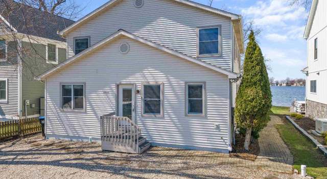 Photo of 11523 N Crowdale Dr, Syracuse, IN 46567
