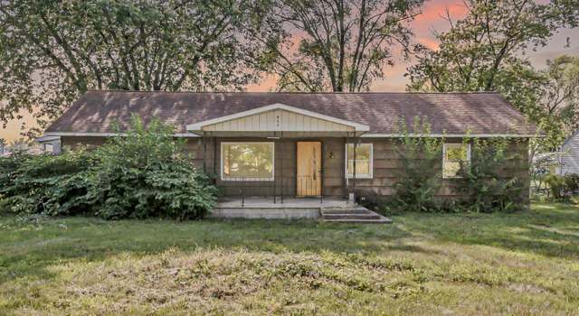 Photo of 507 Lincoln Dr, Walkerton, IN 46574