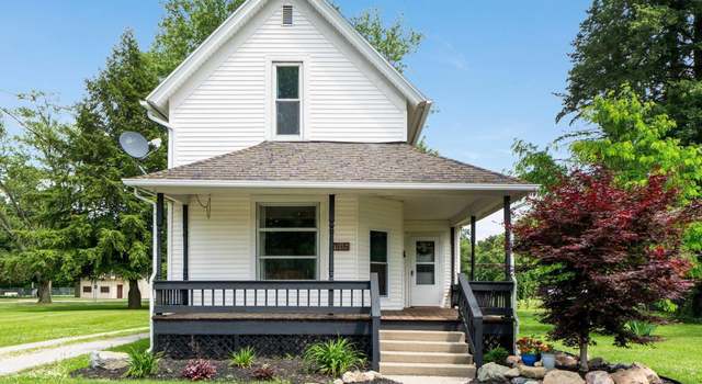 Photo of 718 N Cedar St, Auburn, IN 46706