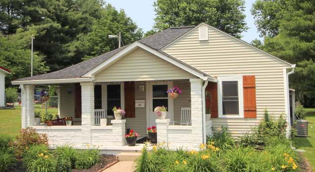 Photo of 253 W Wayne St, Spencer, IN 47460