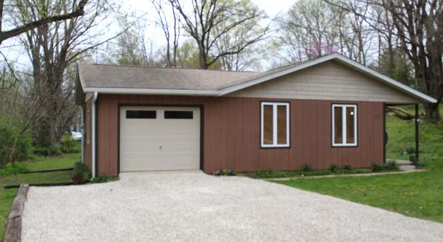 Photo of 320 W Ritter St, Ellettsville, IN 47429