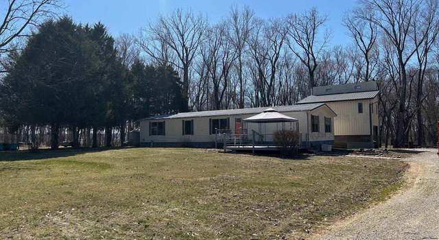 Photo of 575 Lee Rd, New Harmony, IN 47631