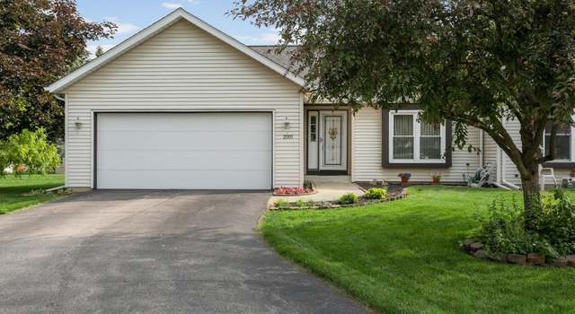Photo of 2001 Poppy Ct, Mishawaka, IN 46544