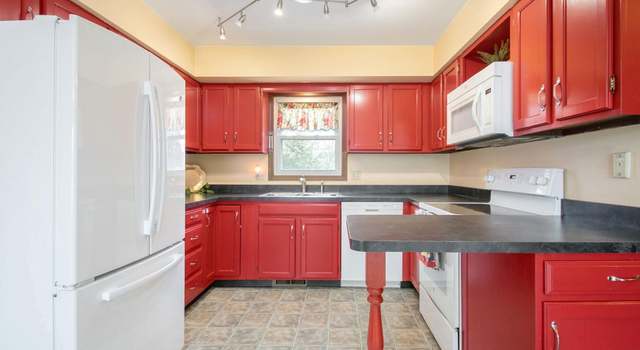 Photo of 1727 Berkey Ave, Goshen, IN 46526