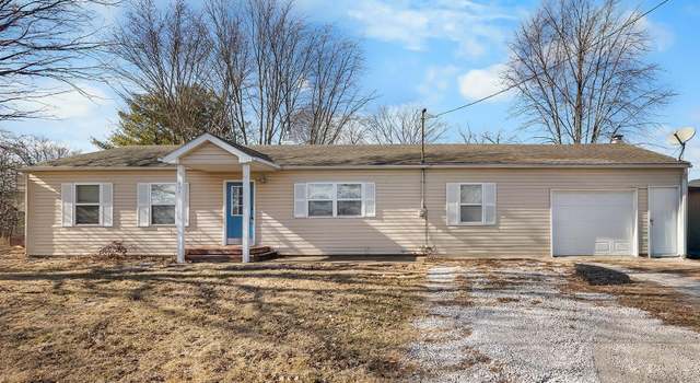 Photo of 404 E Franklin St, Colfax, IN 46035