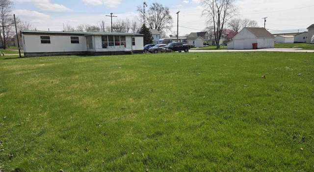 Photo of 302 N Clark St, Reynolds, IN 47980