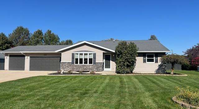 Photo of 1005 Maplewood Dr, Wakarusa, IN 46573