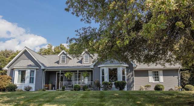 Photo of 900 N Honeysuckle Ln, Vincennes, IN 47591