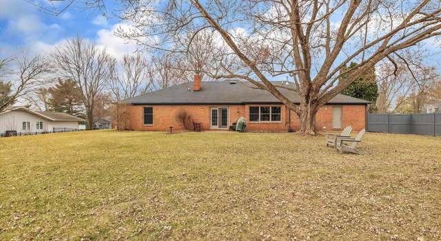 Photo of 526 Crestlane Dr, Warsaw, IN 46580