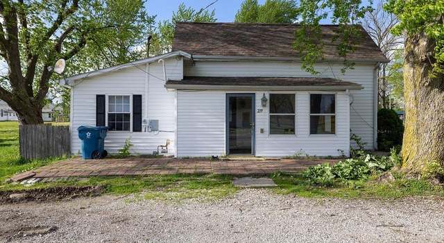 Photo of 219 E 1st St, Fowlerton, IN 46930