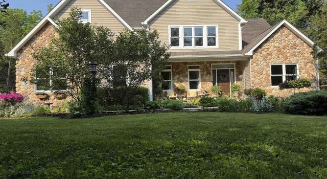 Photo of 8284 S Mackenzie Ct, Bloomington, IN 47401