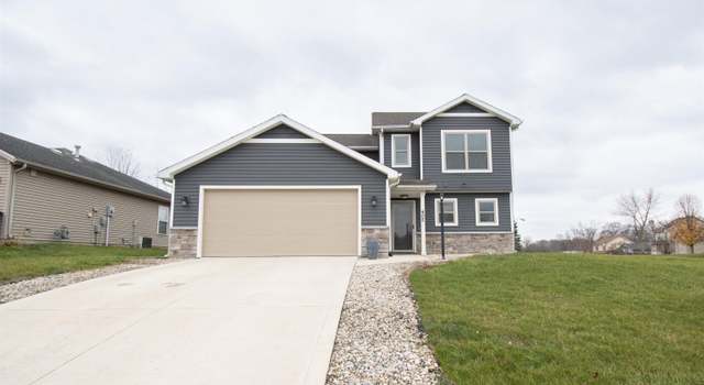 Photo of 402 Riverview Dr, Albion, IN 46701