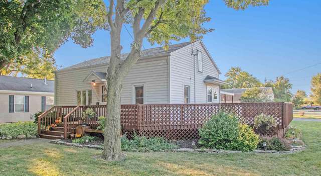 Photo of 211 W Boston St, Syracuse, IN 46567