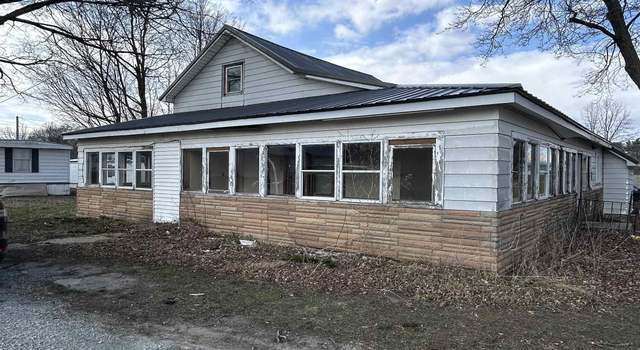 Photo of 111 E High St, Mentone, IN 46539