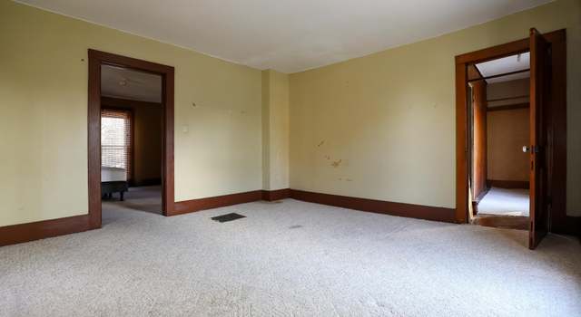 Photo of 111 N Franklin St, Mentone, IN 46539