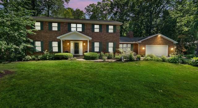 Photo of 832 Rollingwood Ln, Fort Wayne, IN 46845
