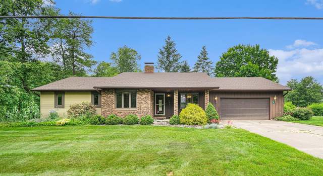 Photo of 401 Shoemaker Dr, Middlebury, IN 46540