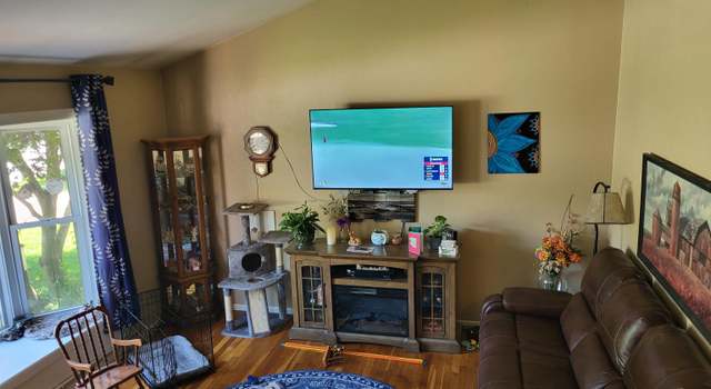Photo of 15 Manchester Ln, Elkhart, IN 46514