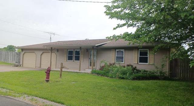 Photo of 1612 Meadow St, Carmi, IL 62821