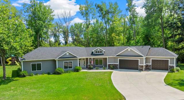 Photo of 8063 E Country Club Ln, Syracuse, IN 46567